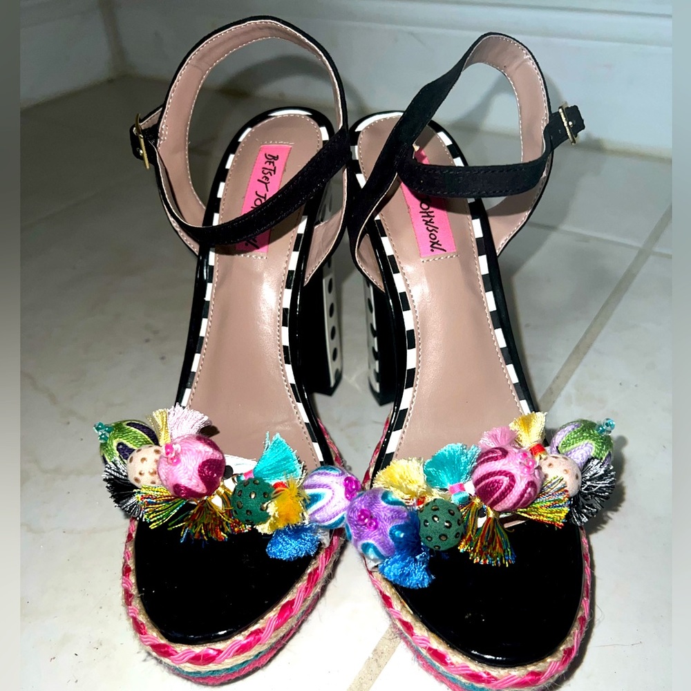 Betsy Johnson Retro Polka Dot Heels 8.5M LIKE NEW